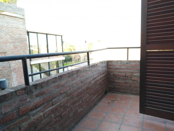 DEPARTAMENTO EN DÚPLEX, EN VENTA - CONDOMINIO PIEDRAS I