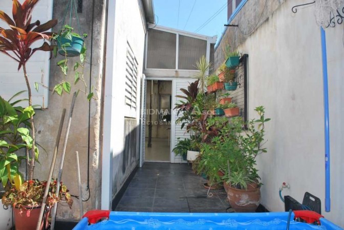 Casa en venta, Barrio Constituyente, posibilidad destino comercial o profesional