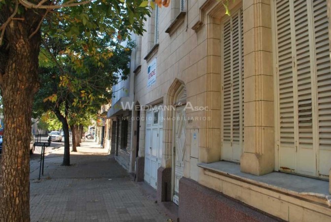 Casa en venta, Barrio Constituyente, posibilidad destino comercial o profesional