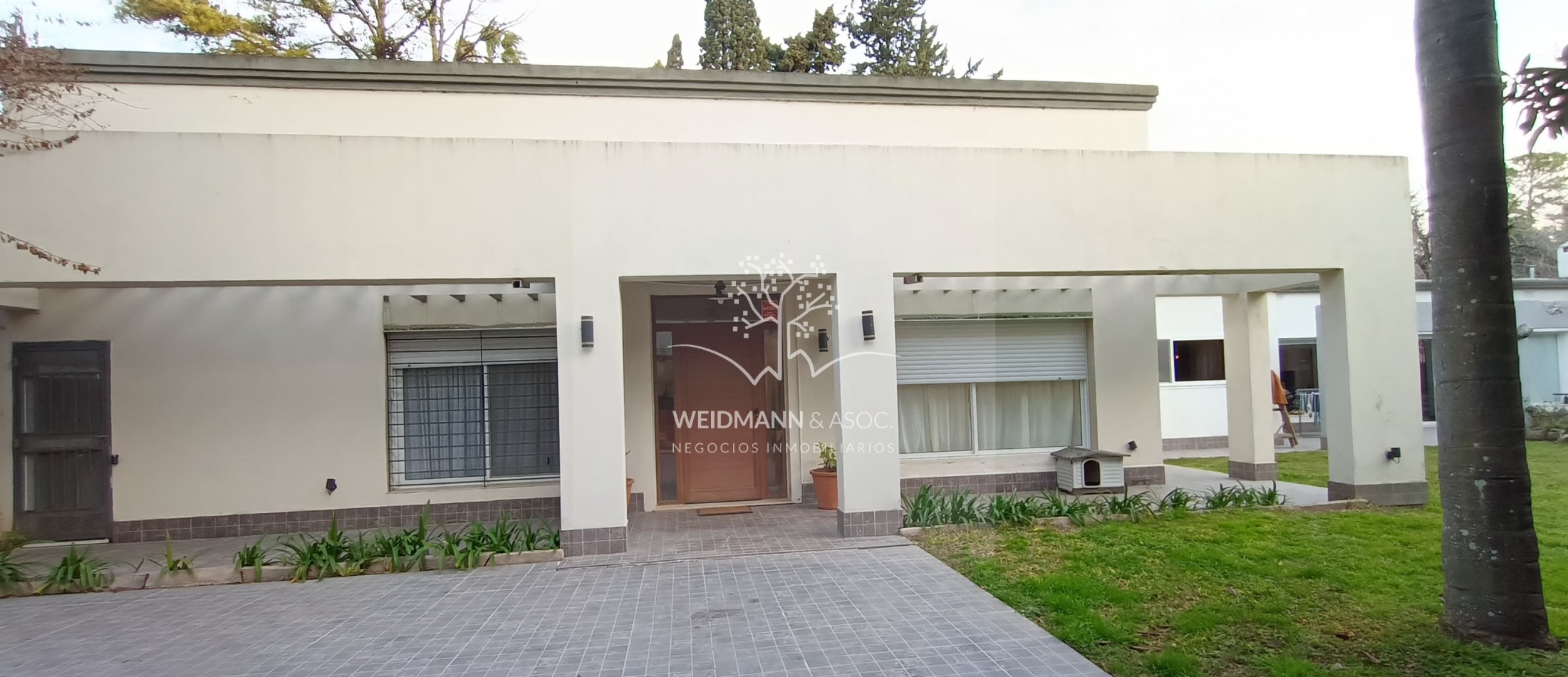 Casa importante, excelente opcion con posibilidad de financiacion.