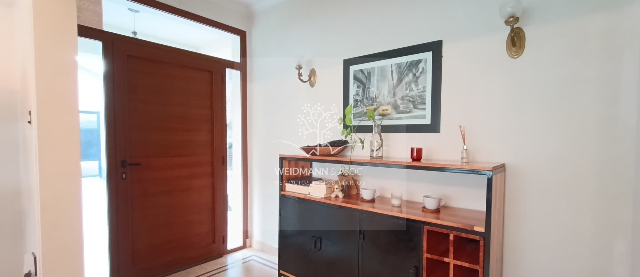 Casa importante, excelente opcion con posibilidad de financiacion.