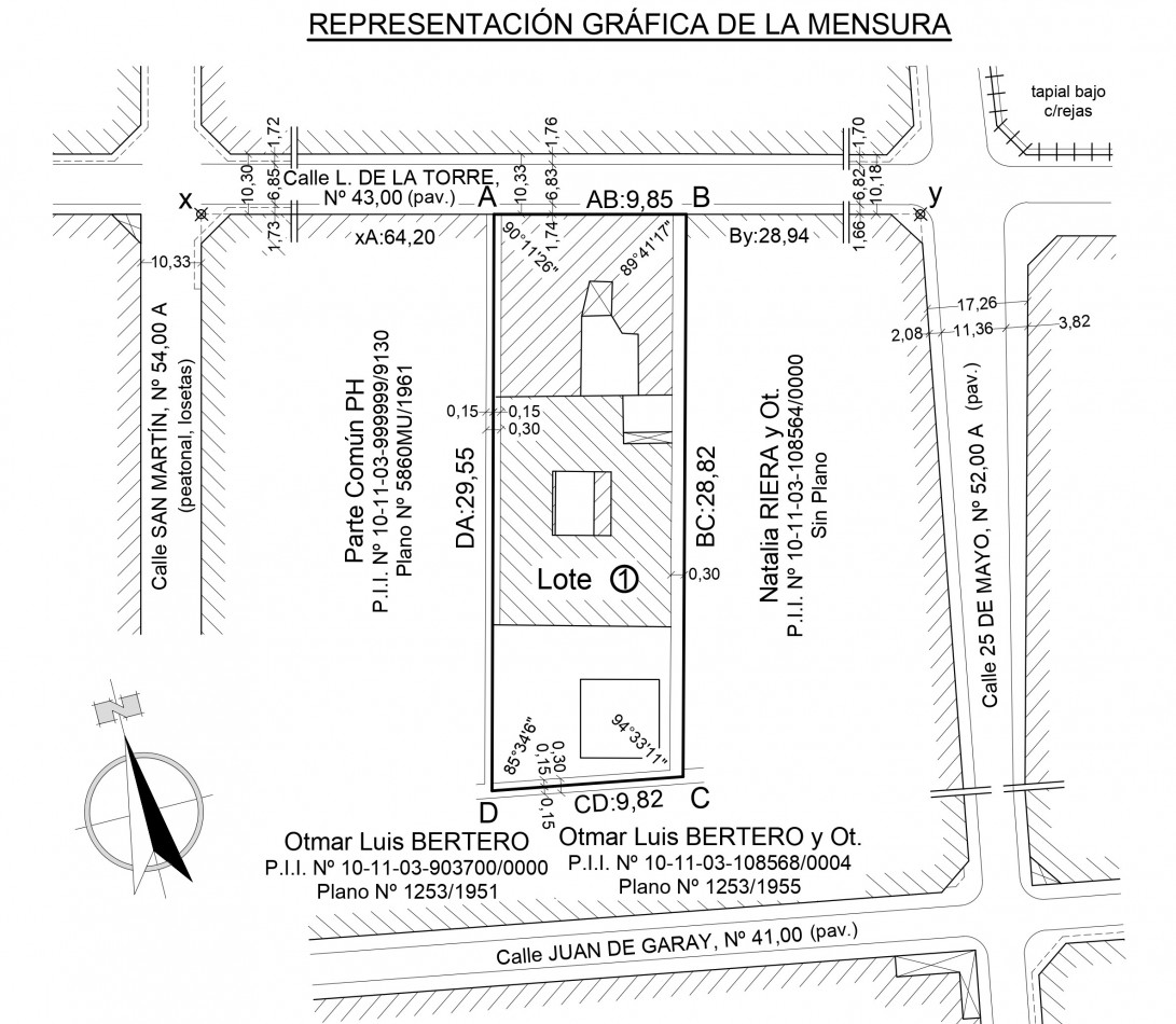 Casa centrica con 2 LOCALES COMERCIALES en venta, a media cuadra de la peatonal. Ideal p/inversion.