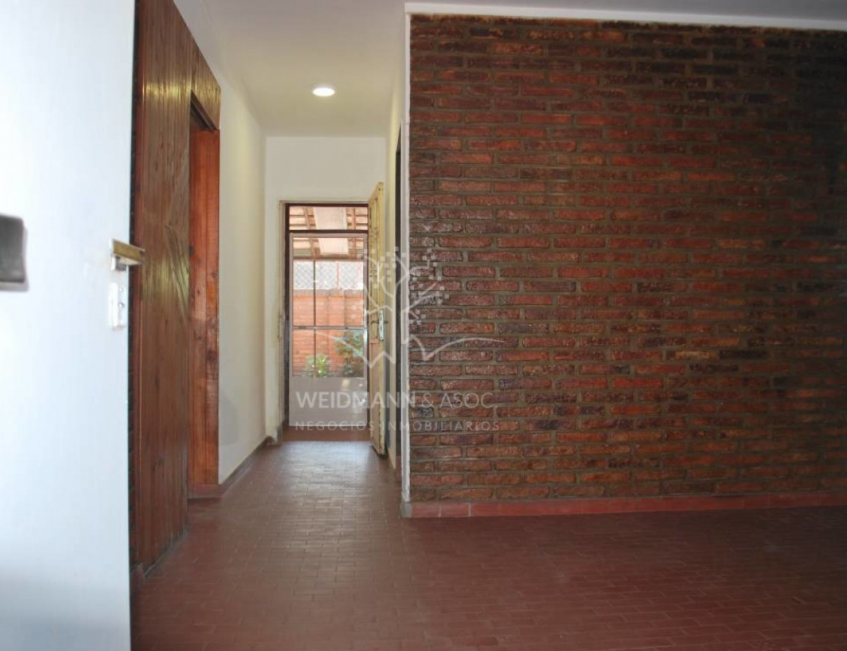 Casa de 2 dormitorios en alquiler, zona norte
