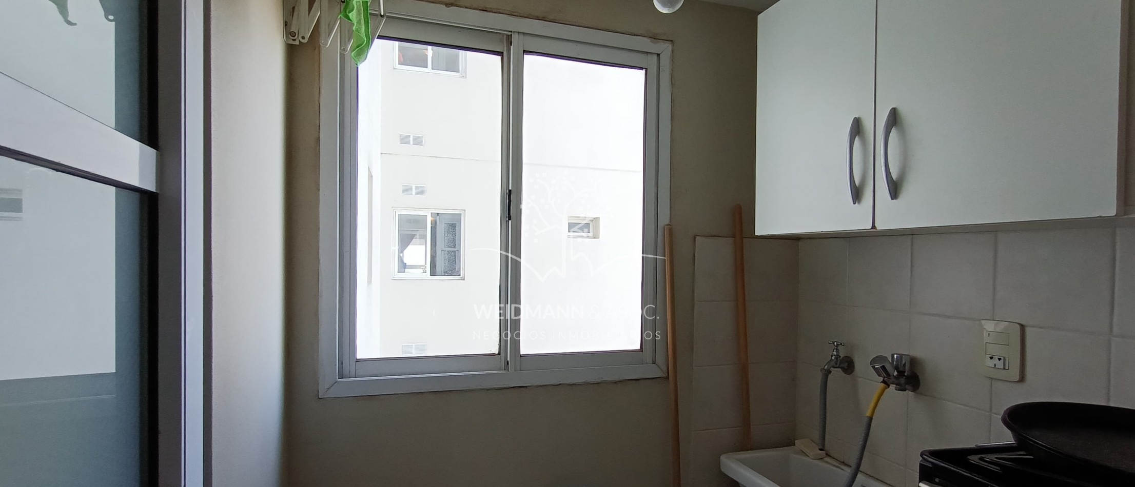 Departamento de 2 dormitorios al frente en venta, Santa Fe