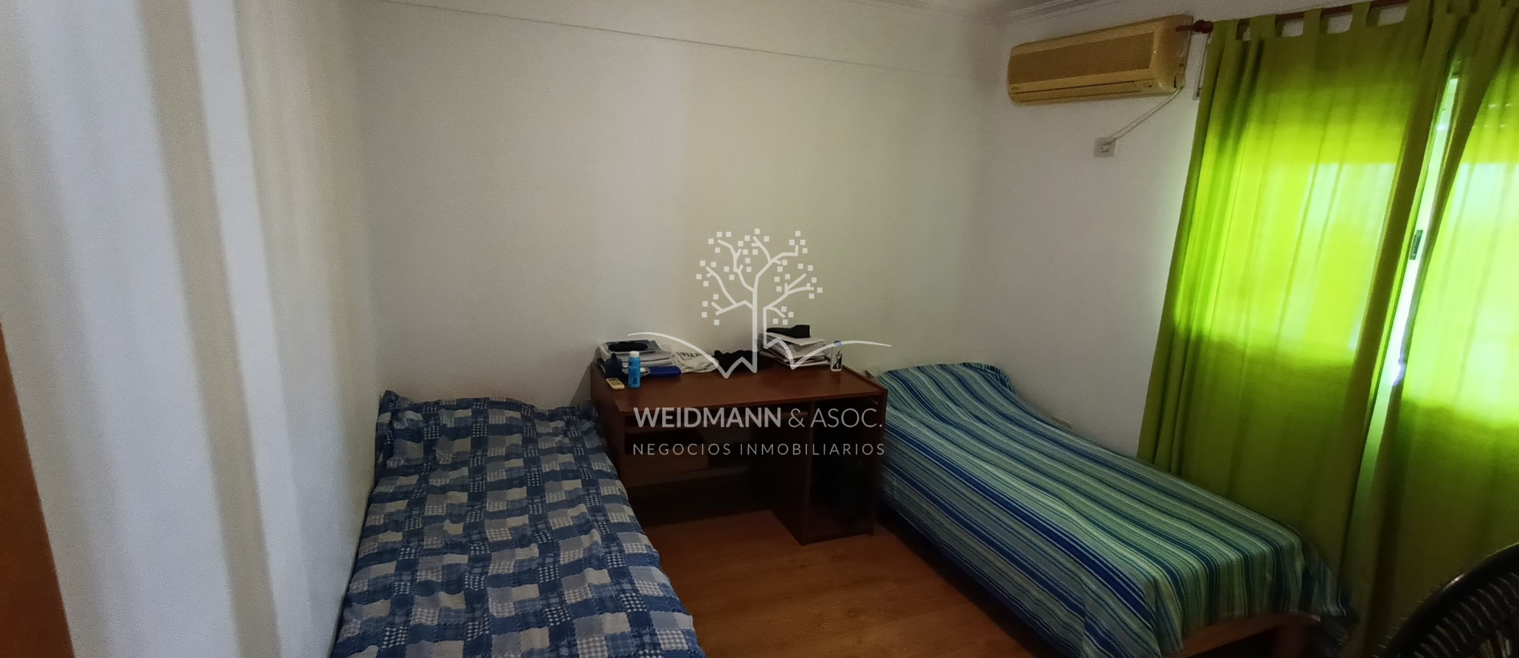 Departamento de 2 dormitorios al frente en venta, Santa Fe