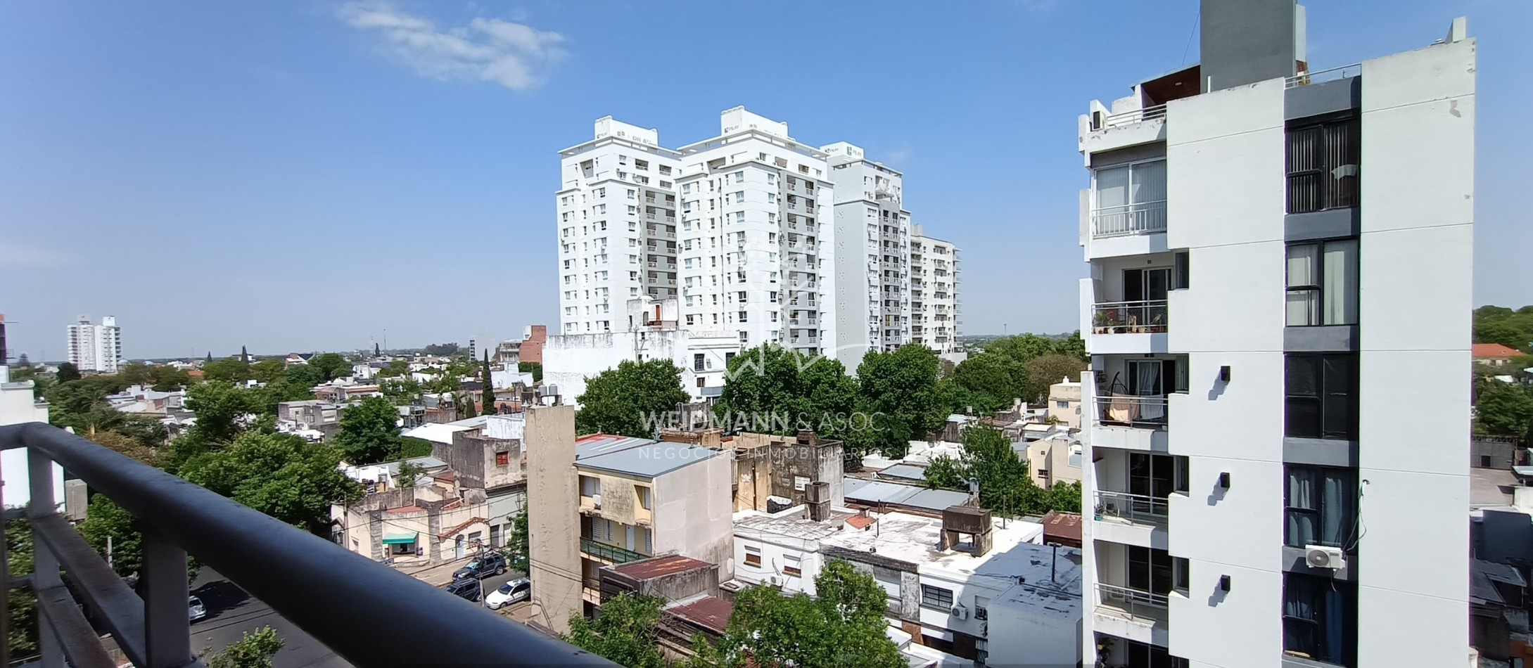 Departamento de 2 dormitorios al frente en venta, Santa Fe