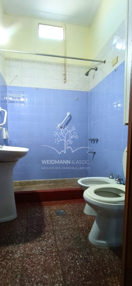 Casa de 2 dormitorios con amplio sector adicional en alquiler, Santa Fe