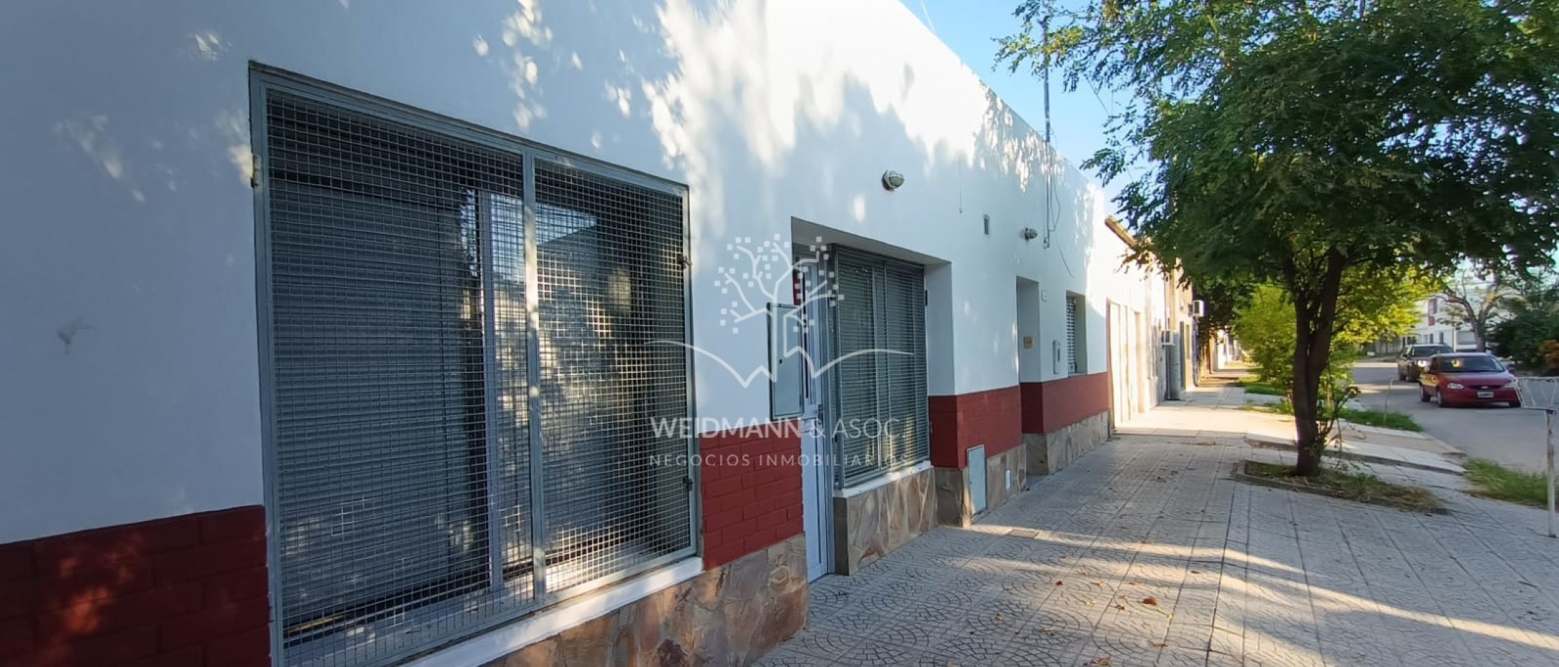Casa de 2 dormitorios con amplio sector adicional en alquiler, Santa Fe