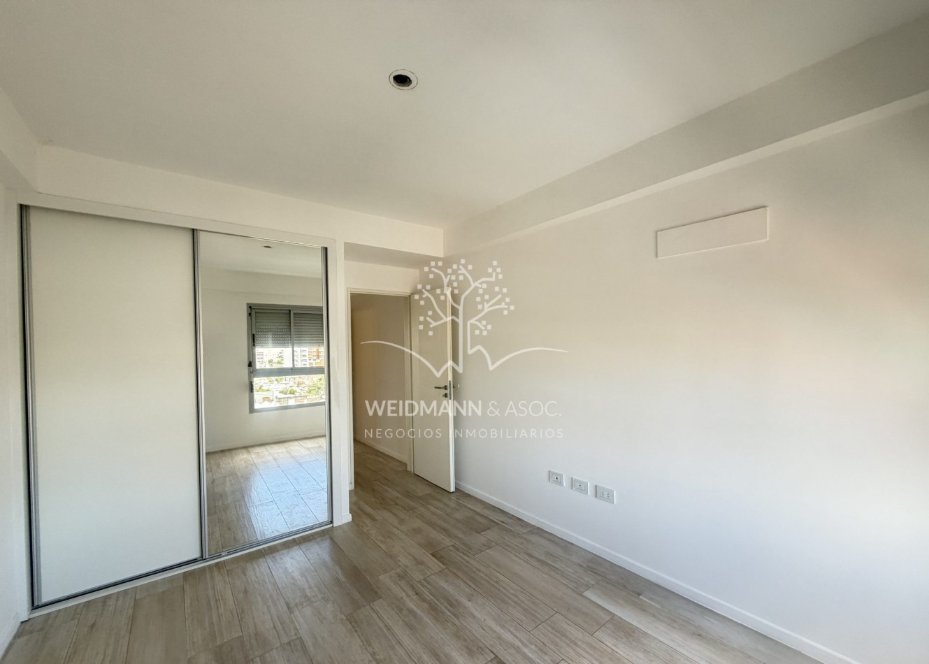 Departamento 1 dorm. en alquiler con cochera, Torre Roma, Santa Fe