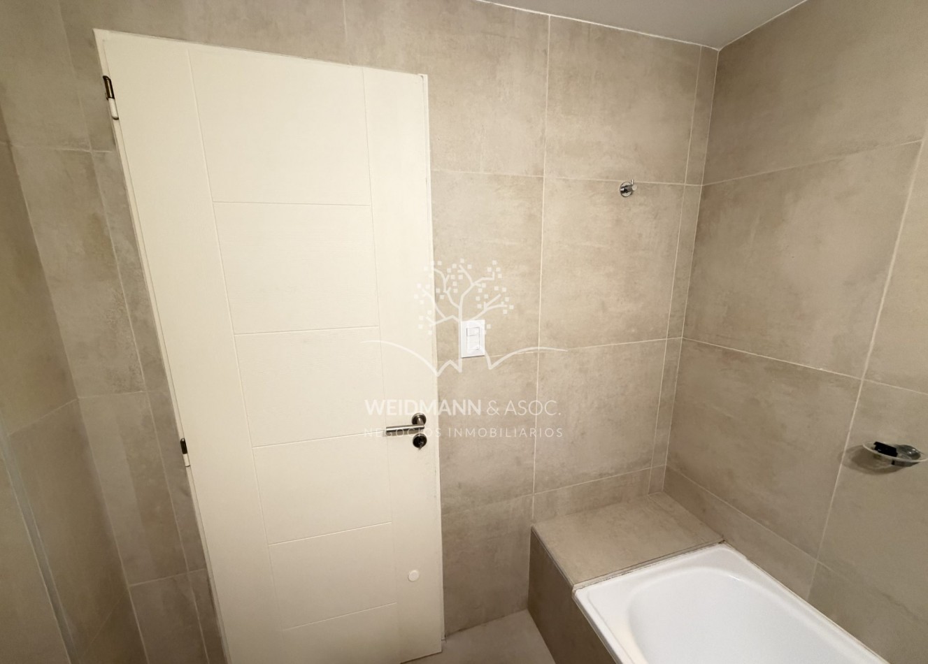 Departamento 1 dorm. en alquiler con cochera, Torre Roma, Santa Fe