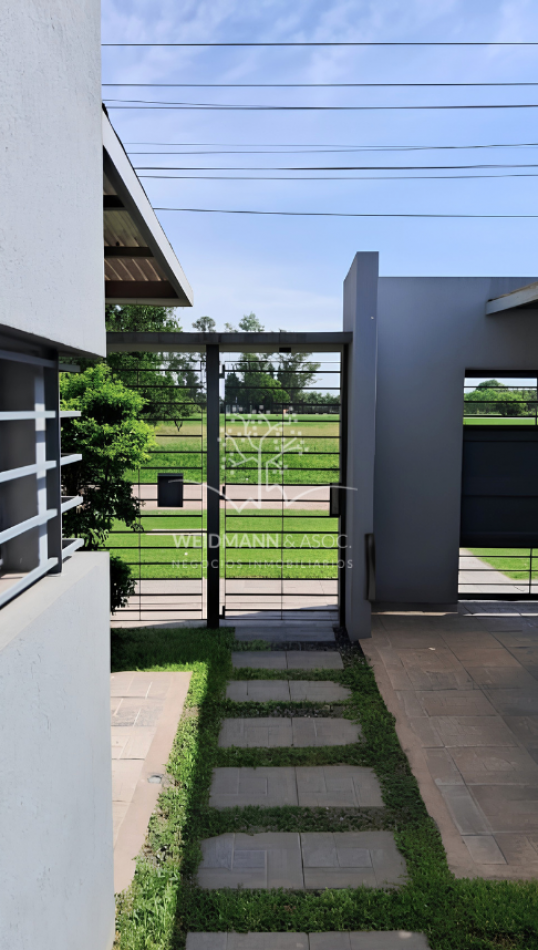 Casa de 2 dormitorios con piscina, APTA CREDITO, Recreo