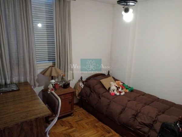 DEPARTAMENTO EN VENTA AL FRENTE CON COCHERA