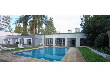 Casa importante, excelente opcion con posibilidad de financiacion.